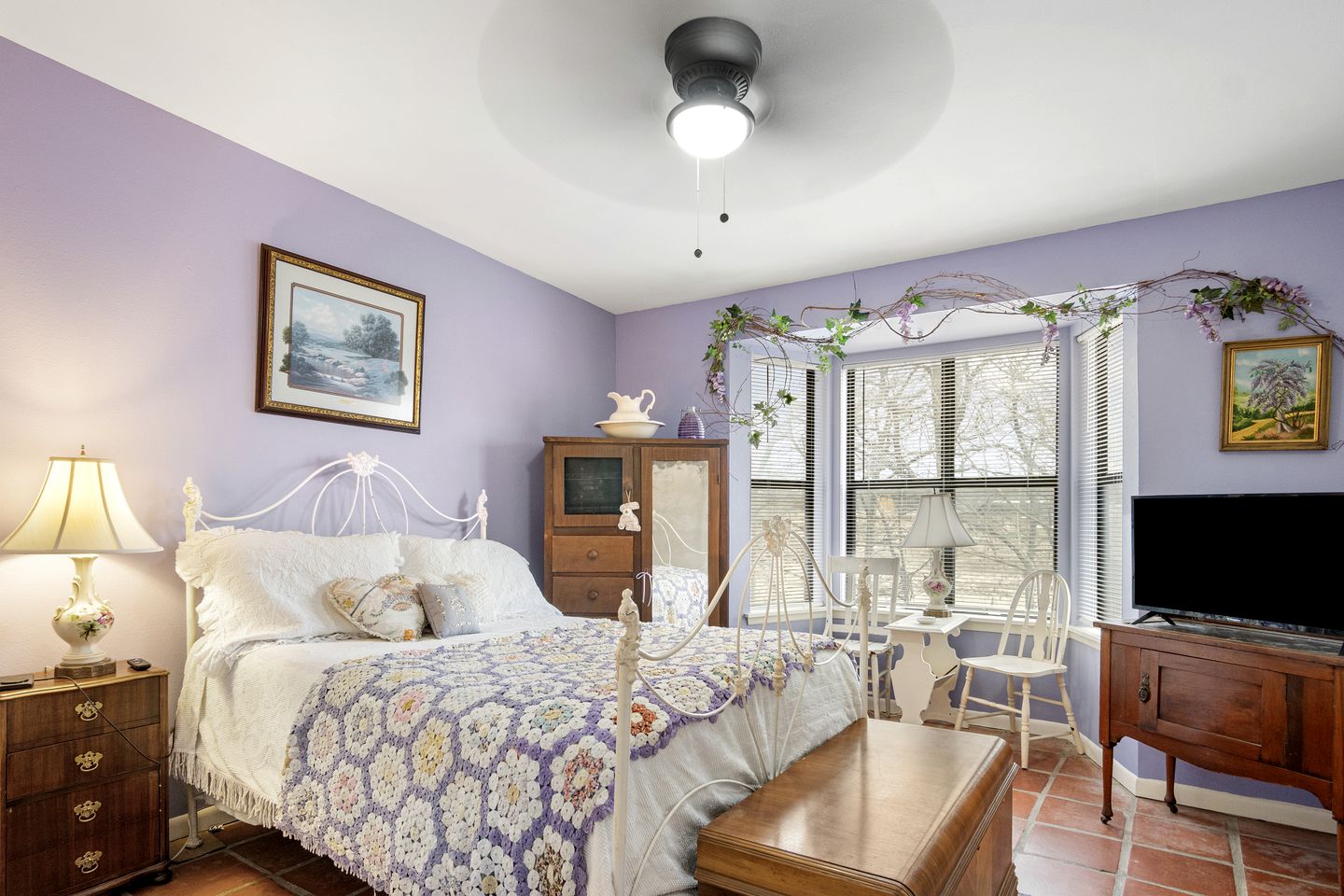 Riverbank Escape for Families and Friends with Ping Pong, Mrs. Pac-Man, and Cozy Den in Kerrville, Texas