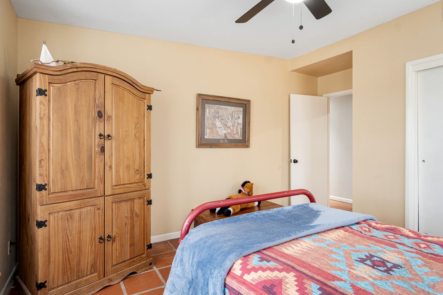 Riverbank Escape for Families and Friends with Ping Pong, Mrs. Pac-Man, and Cozy Den in Kerrville, Texas