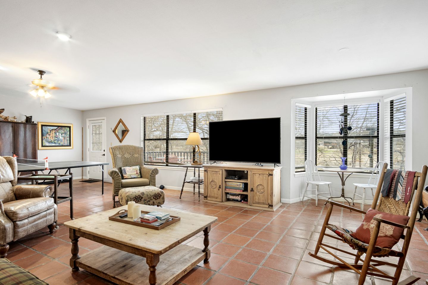 Riverbank Escape for Families and Friends with Ping Pong, Mrs. Pac-Man, and Cozy Den in Kerrville, Texas