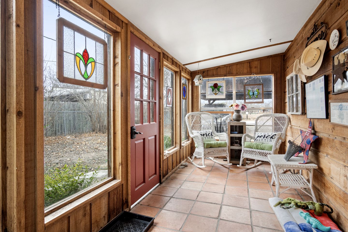 Riverbank Escape for Families and Friends with Ping Pong, Mrs. Pac-Man, and Cozy Den in Kerrville, Texas