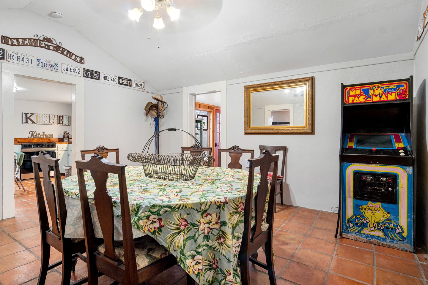 Riverbank Escape for Families and Friends with Ping Pong, Mrs. Pac-Man, and Cozy Den in Kerrville, Texas