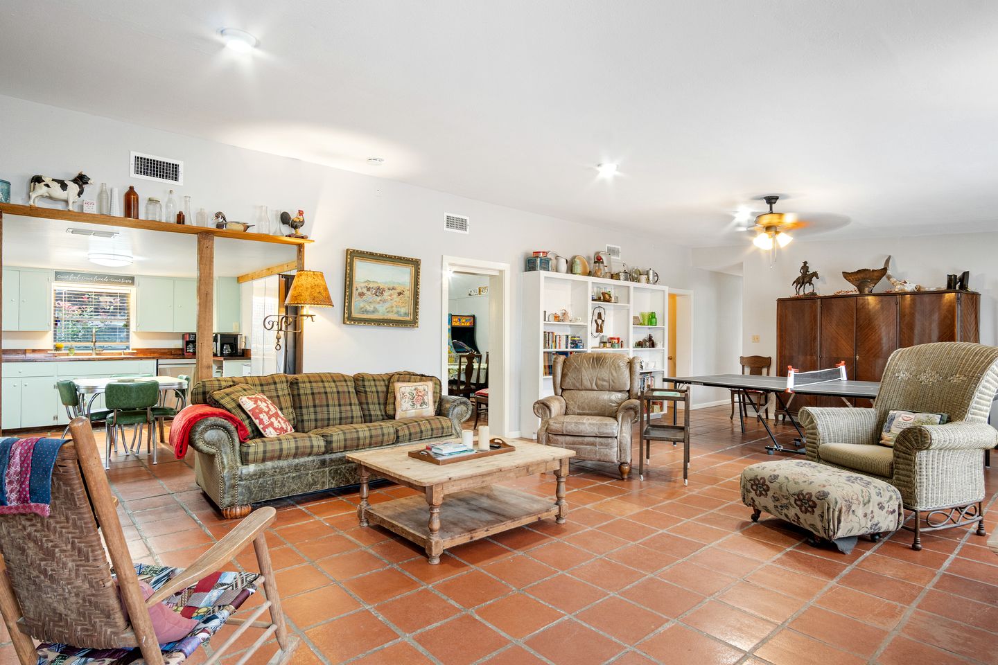 Riverbank Escape for Families and Friends with Ping Pong, Mrs. Pac-Man, and Cozy Den in Kerrville, Texas