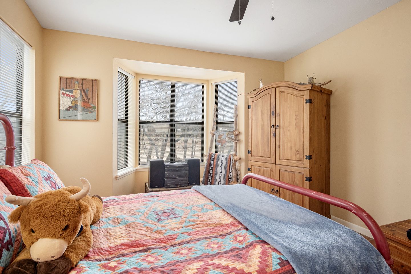 Riverbank Escape for Families and Friends with Ping Pong, Mrs. Pac-Man, and Cozy Den in Kerrville, Texas