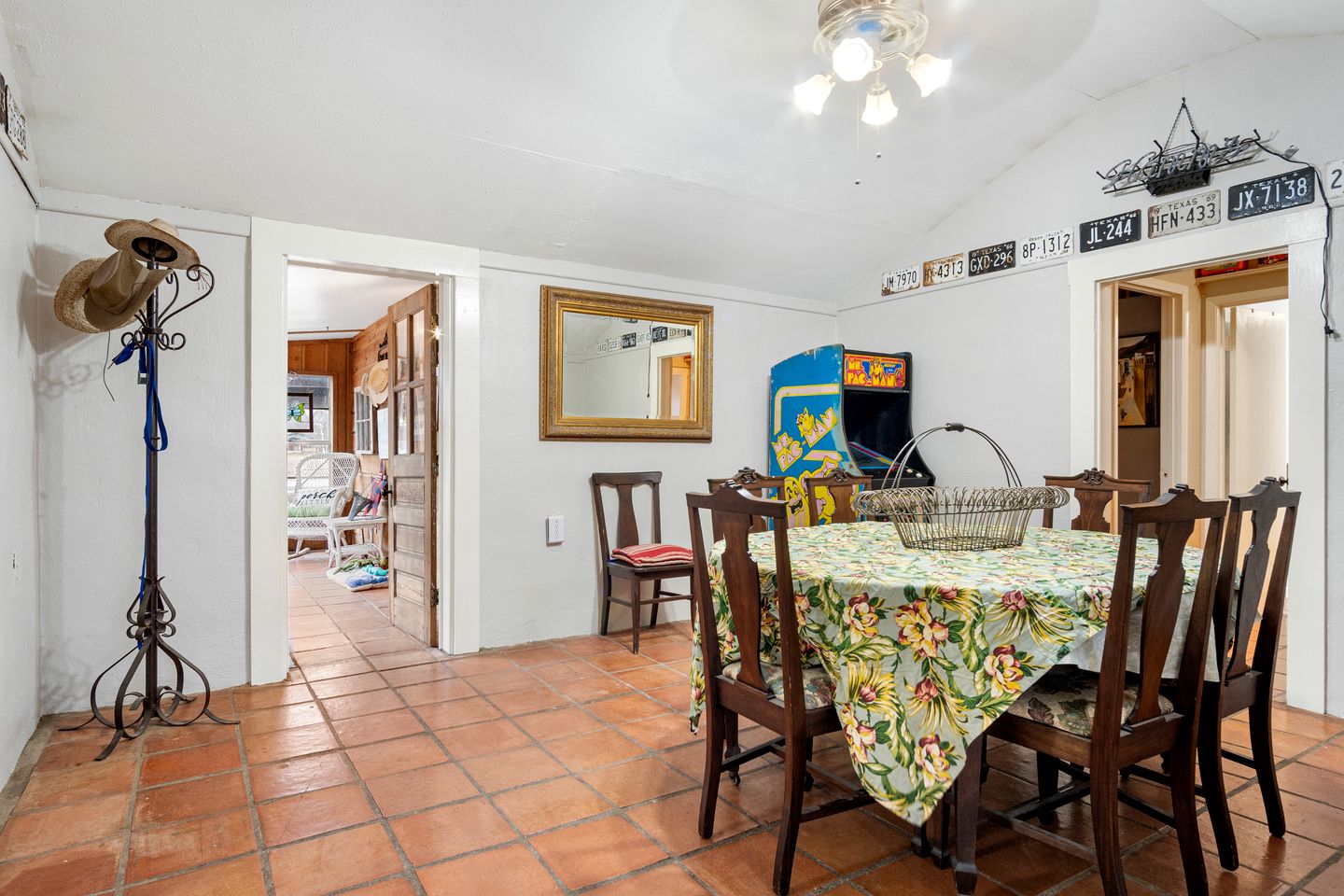 Riverbank Escape for Families and Friends with Ping Pong, Mrs. Pac-Man, and Cozy Den in Kerrville, Texas