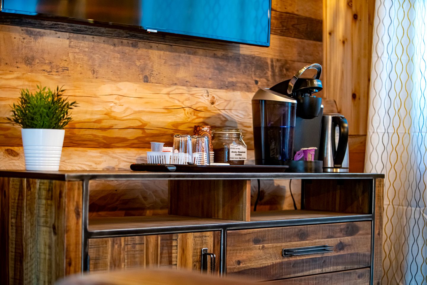 Cozy Glamping Cabin with Walking Trails Near Revelstoke, British Columbia