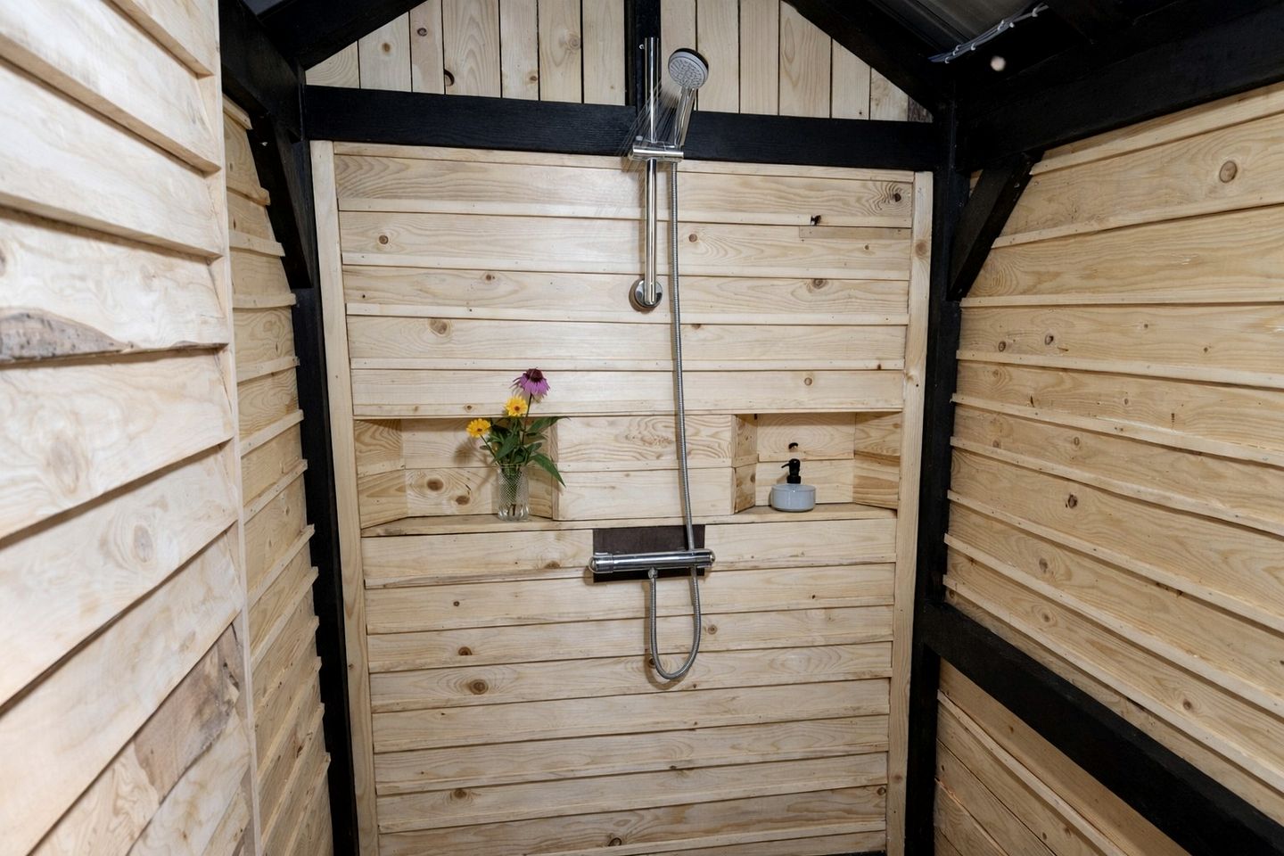 Rustic Comfort Surrounded by Peace and Greenery in Elbasan, Albania