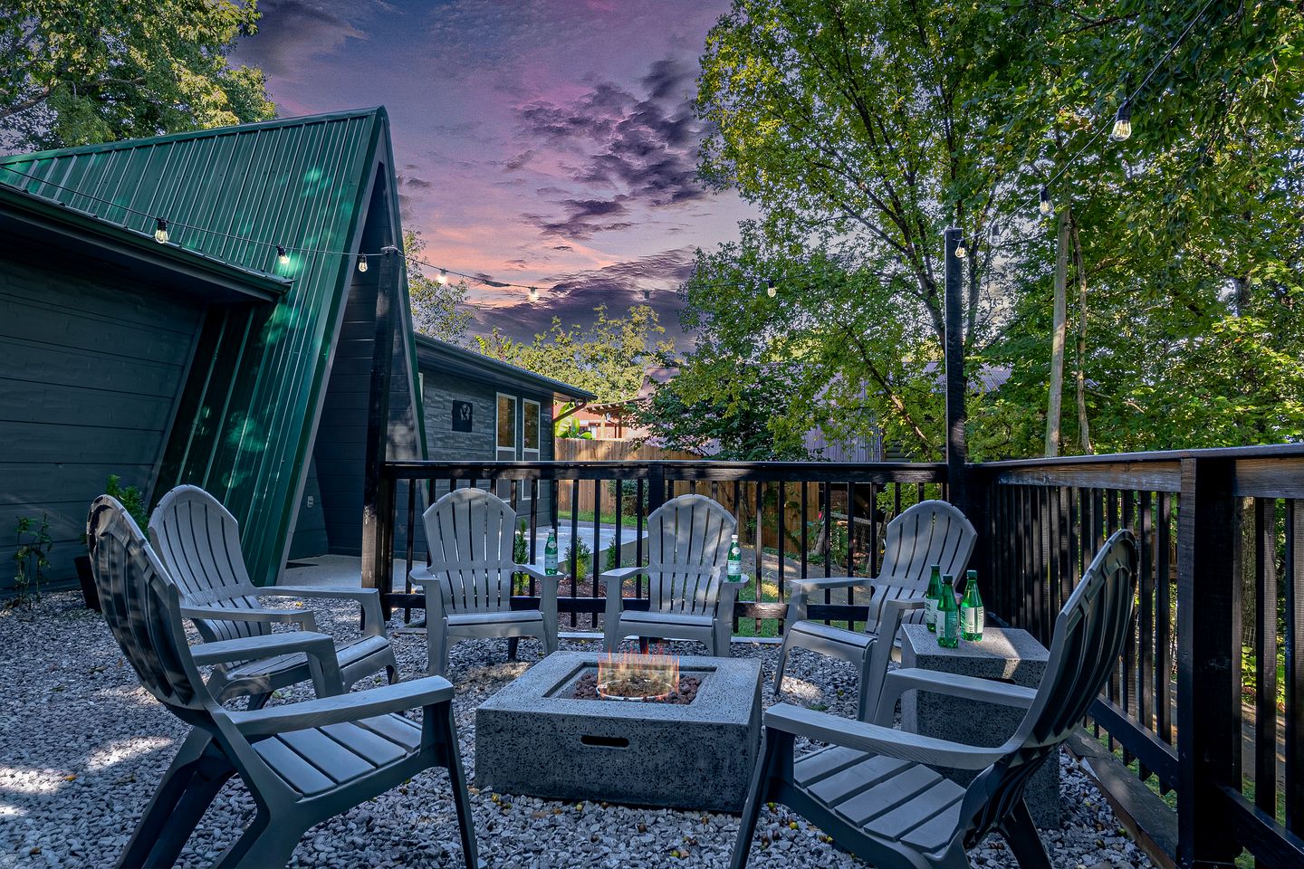 Cozy Mountain Cabin Retreat with Hot Tub, Fire Pit, and Game Room for Relaxing Getaways in Sevierville, Tennessee