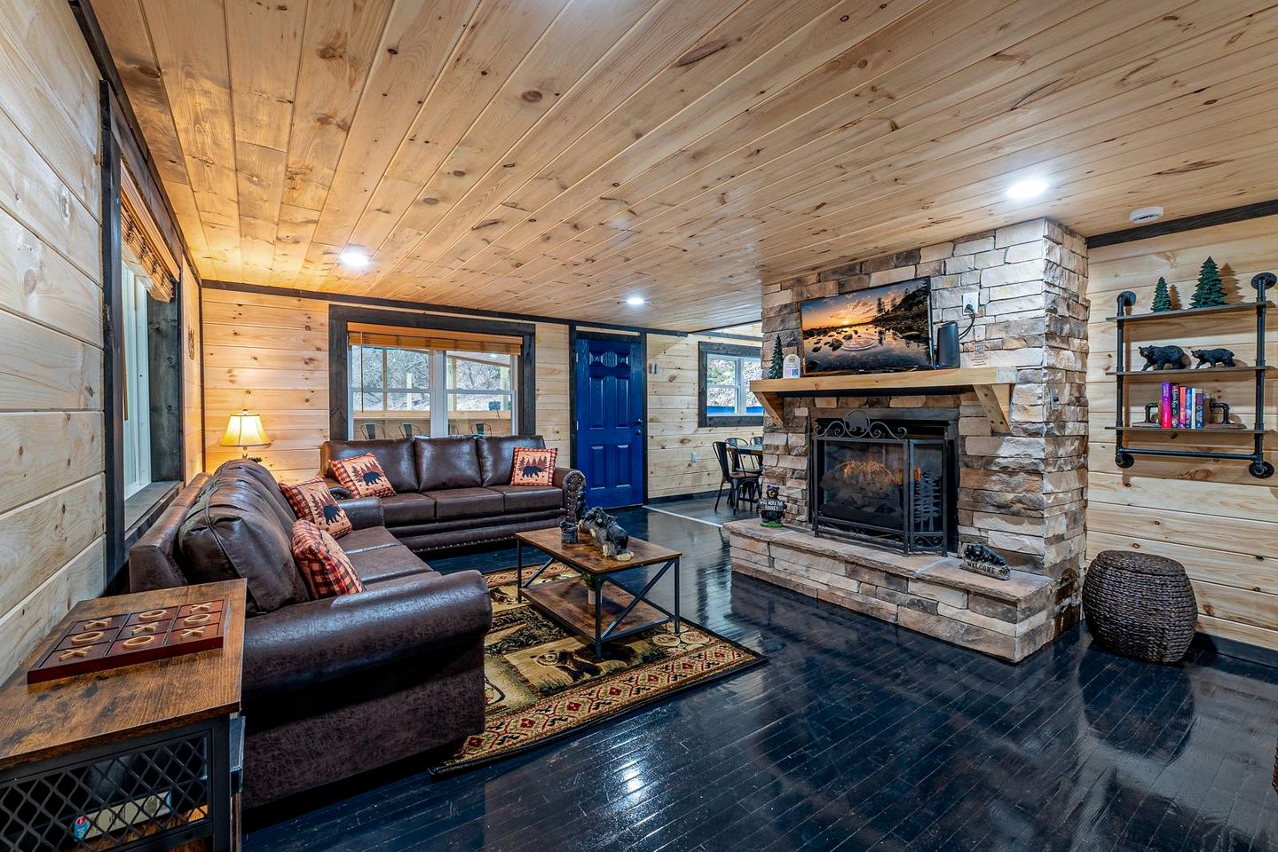 Smoky Mountain Cabin Retreat with Hot Tub, Game Room, Mini Golf & Creek Views in Pigeon Forge, Tennessee