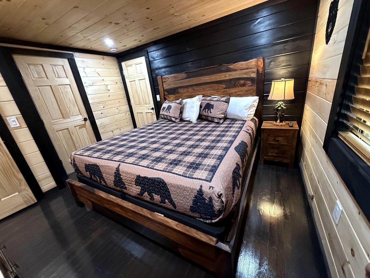 Smoky Mountain Cabin Retreat with Hot Tub, Game Room, Mini Golf & Creek Views in Pigeon Forge, Tennessee