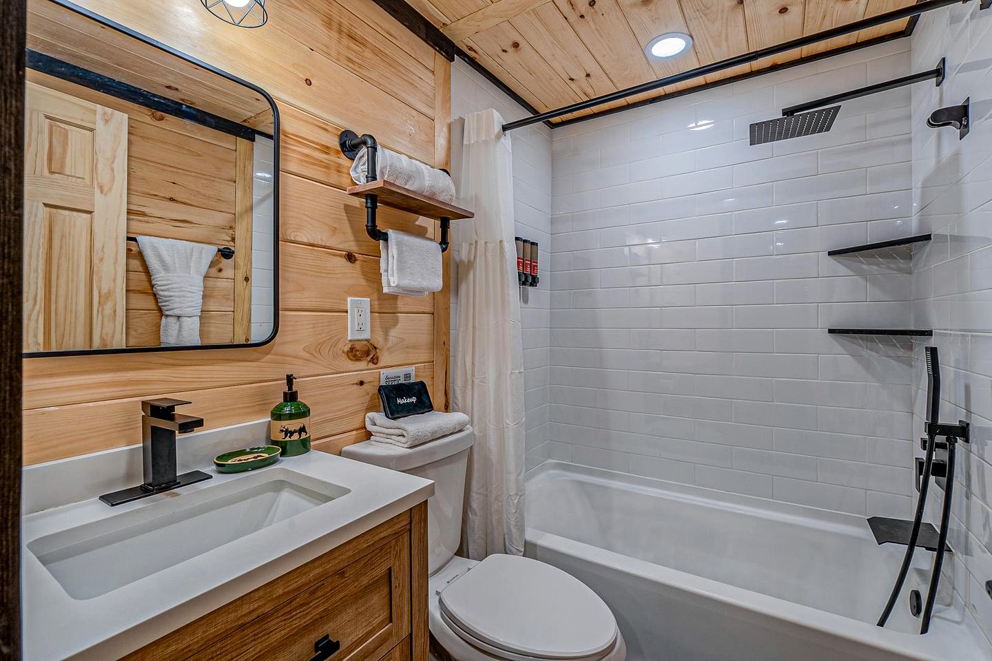 Smoky Mountain Cabin Retreat with Hot Tub, Game Room, Mini Golf & Creek Views in Pigeon Forge, Tennessee