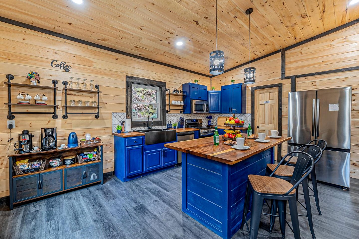 Smoky Mountain Cabin Retreat with Hot Tub, Game Room, Mini Golf & Creek Views in Pigeon Forge, Tennessee