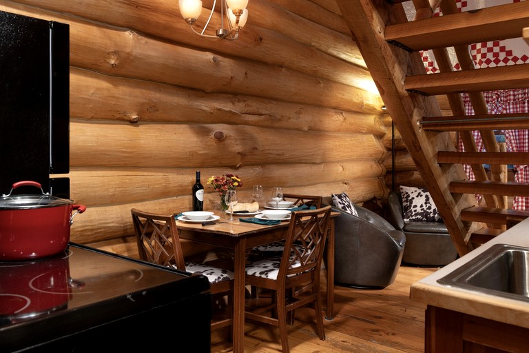 Log Cabins (United States of America, --, Wisconsin)