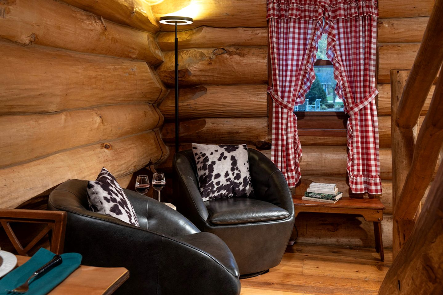 Beautiful Scandinavian-Style Log Cabin for a Unique Escape in Nature near Sparta, Wisconsin