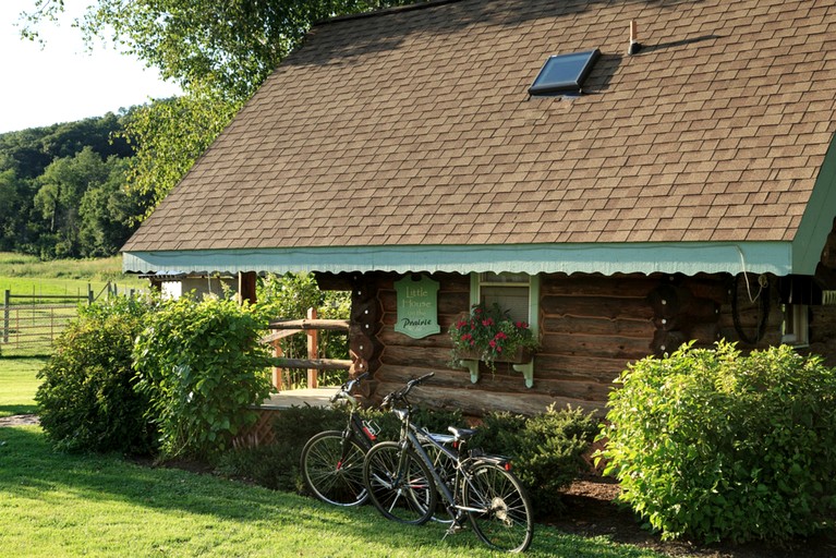 Log Cabins (United States of America, --, Wisconsin)