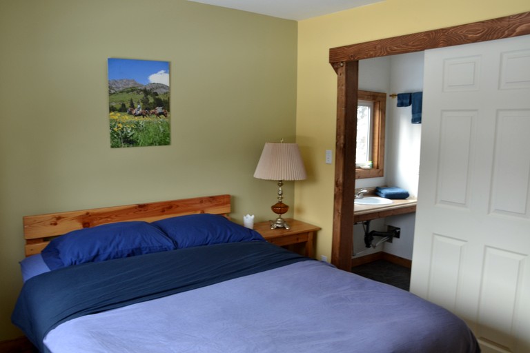 Cottages (Canada, Gold Bridge, British Columbia)