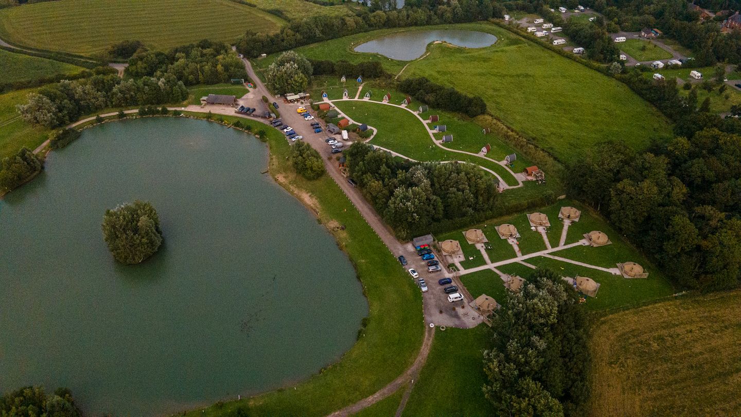 Cozy Accessible Camping Pod with Fire Pit in England, United Kingdom