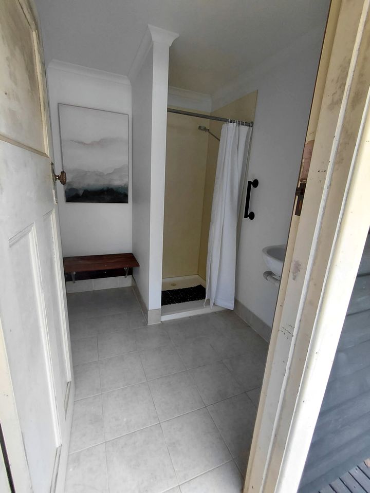 Opulent Glamping Escape with Lake Views & Outdoor Firepit in Victoria, Australia