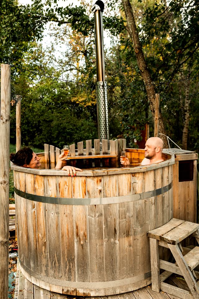 Luxury Bohemian Yurt Retreat with Valley Views & Stargazing Roof Window in Penne d'Agenais, France