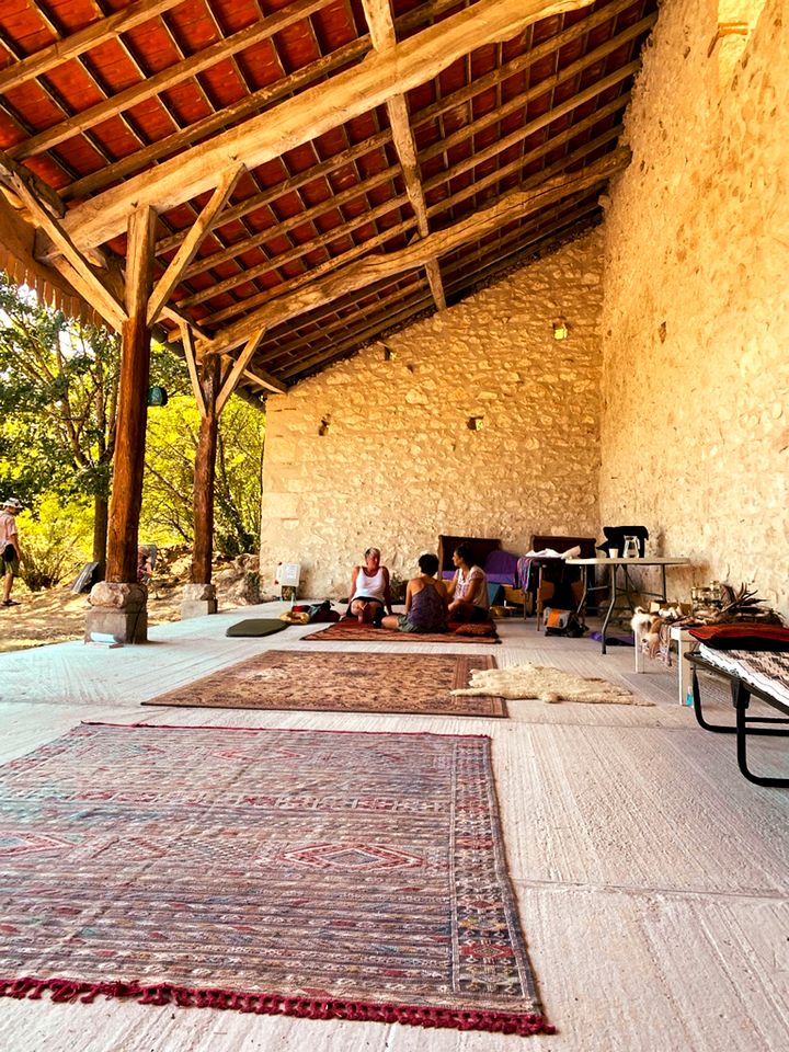 Luxury Bohemian Yurt Retreat with Valley Views & Stargazing Roof Window in Penne d'Agenais, France