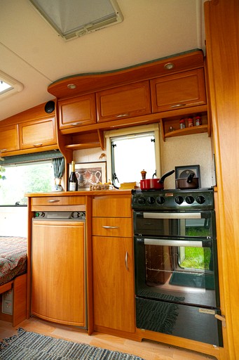 Caravans (France, --, --)