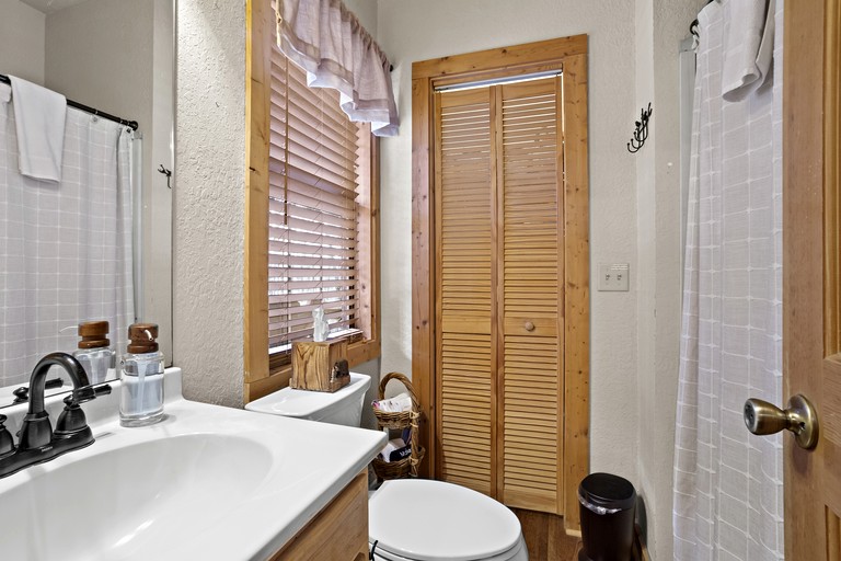 Cabins (United States of America, --, Georgia)