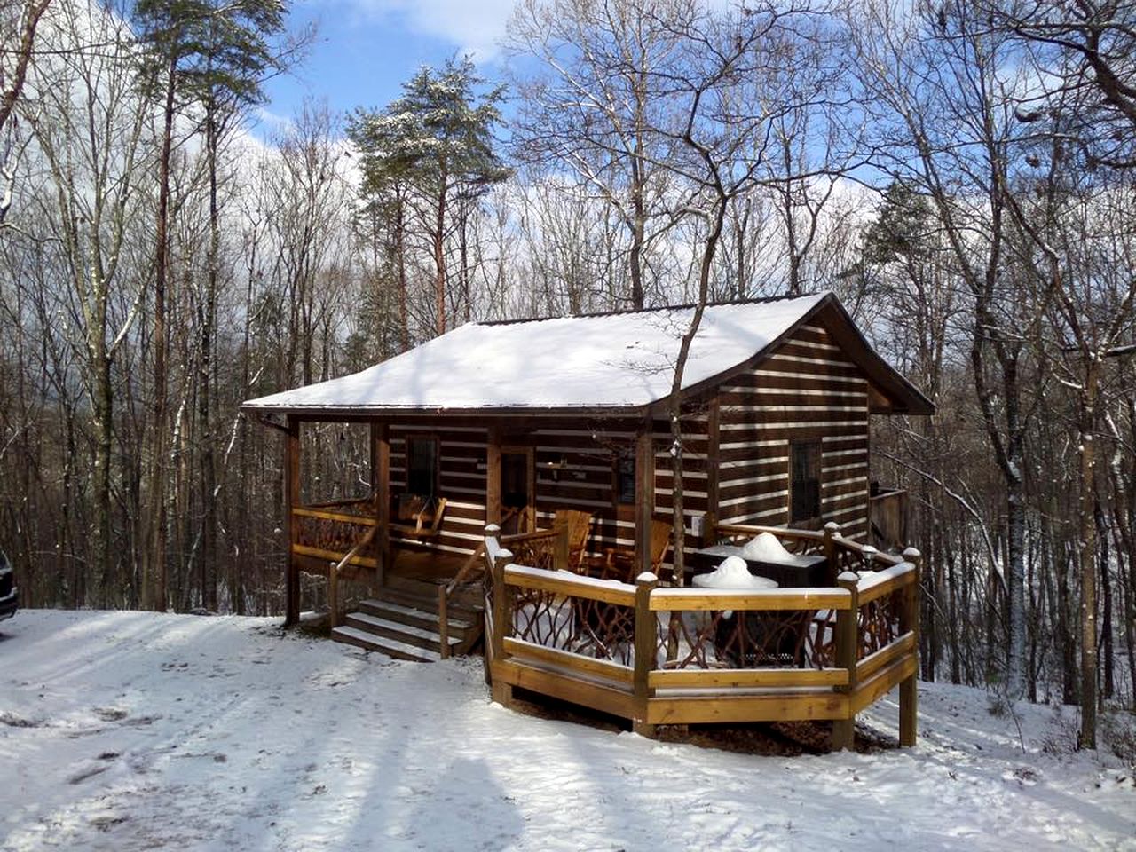 Peaceful Mountain Cabin with Mt Yonah Views with Fire Pit and Outdoor Dining in Sautee Nacoochee, Georgia