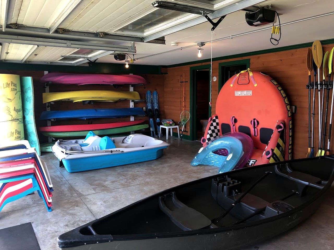 Luxury Waterfront Cottage with Kayaks & Private Boat Launch near Pontoosuc Lake, Lanesborough, Massachusetts