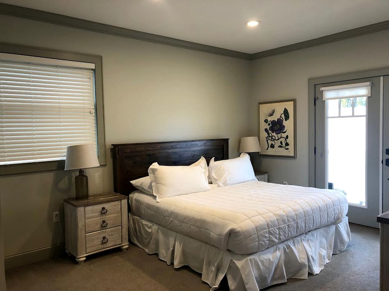 Luxury Waterfront Cottage with Kayaks & Private Boat Launch near Pontoosuc Lake, Lanesborough, Massachusetts