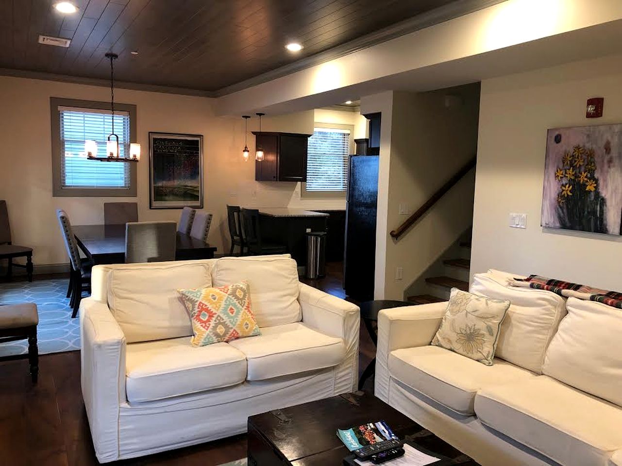 Luxury Waterfront Cottage with Kayaks & Private Boat Launch near Pontoosuc Lake, Lanesborough, Massachusetts