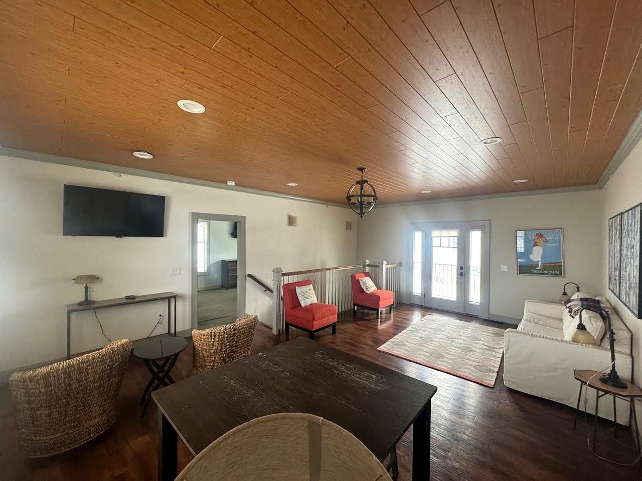 Scenic Waterfront Cottage with Private Dock & Water Sports near Pontoosuc Lake, Lanesborough, Massachusetts