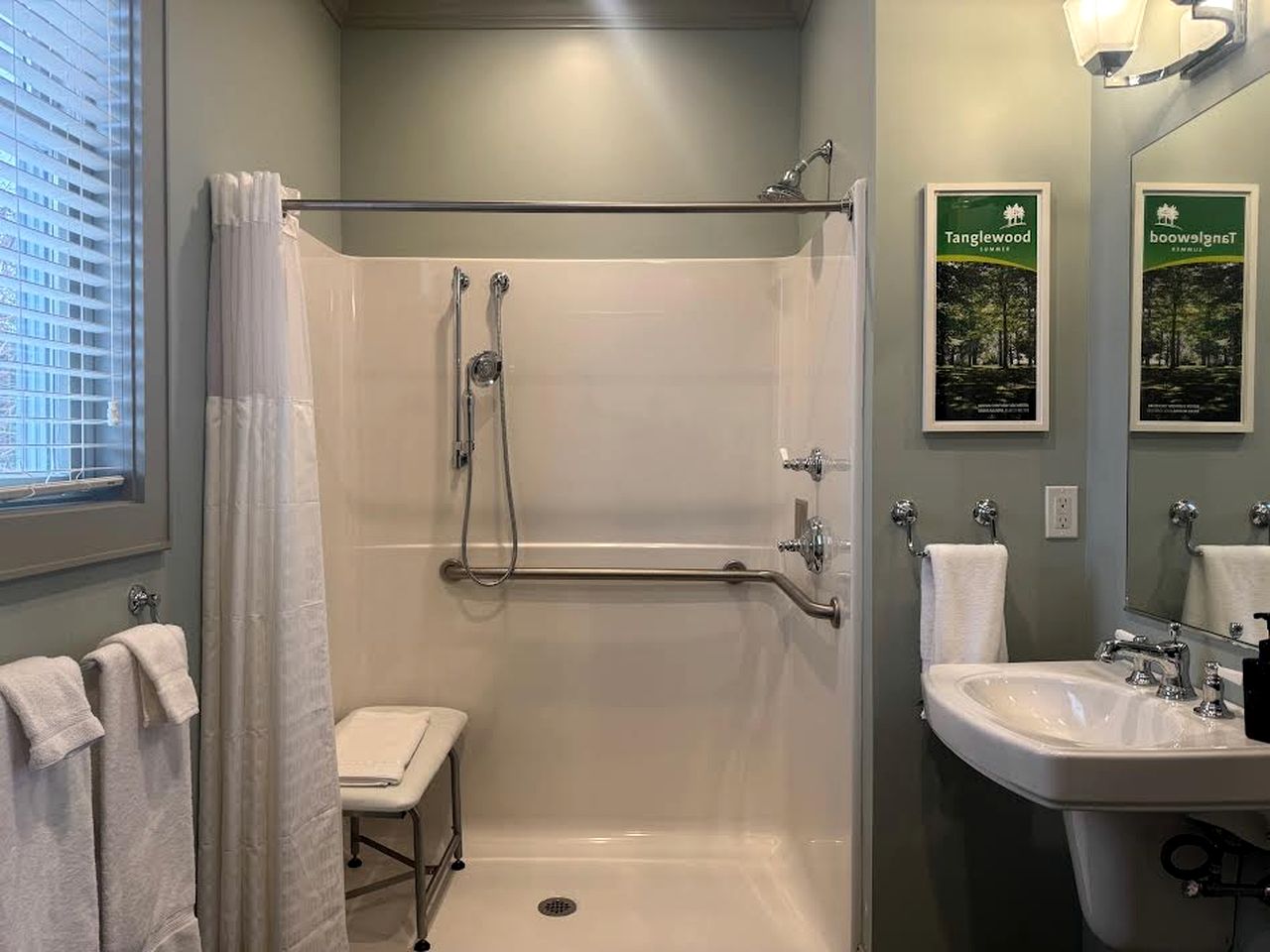 Scenic Waterfront Cottage with Private Dock & Water Sports near Pontoosuc Lake, Lanesborough, Massachusetts