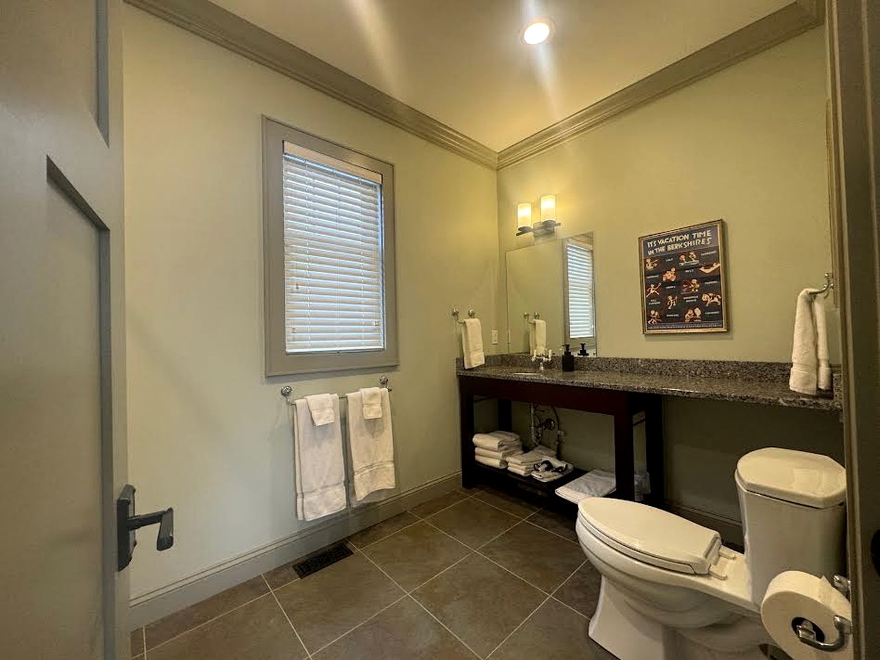 Scenic Waterfront Cottage with Private Dock & Water Sports near Pontoosuc Lake, Lanesborough, Massachusetts