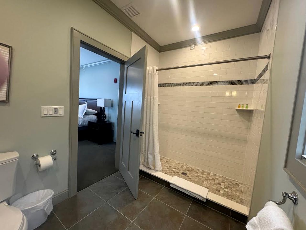 Scenic Waterfront Cottage with Private Dock & Water Sports near Pontoosuc Lake, Lanesborough, Massachusetts