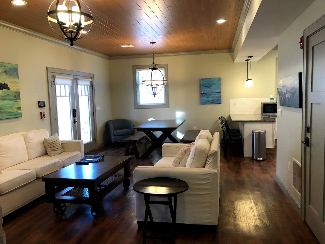 Scenic Waterfront Cottage with Private Dock & Water Sports near Pontoosuc Lake, Lanesborough, Massachusetts