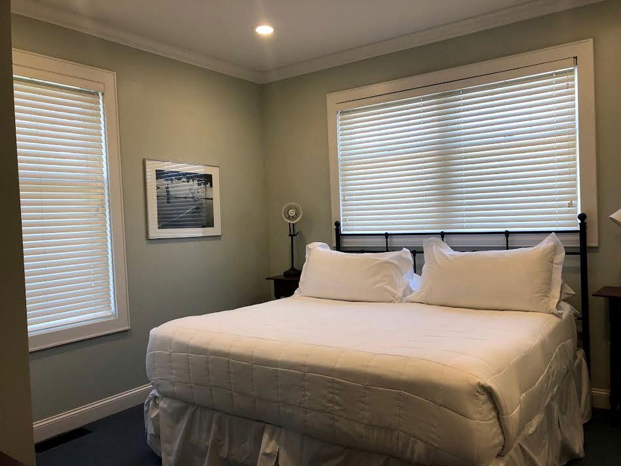 Tranquil Lakefront Cottage with Private Dock & Fireplace near Pontoosuc Lake, Lanesborough, Massachusetts