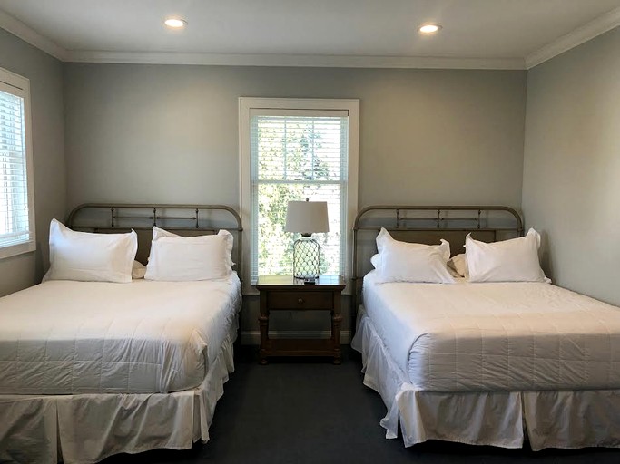 Cottages (United States of America, Lanesborough, Massachusetts)