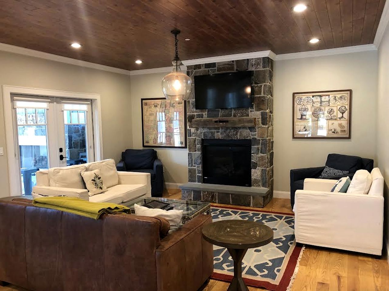 Tranquil Lakefront Cottage with Private Dock & Fireplace near Pontoosuc Lake, Lanesborough, Massachusetts