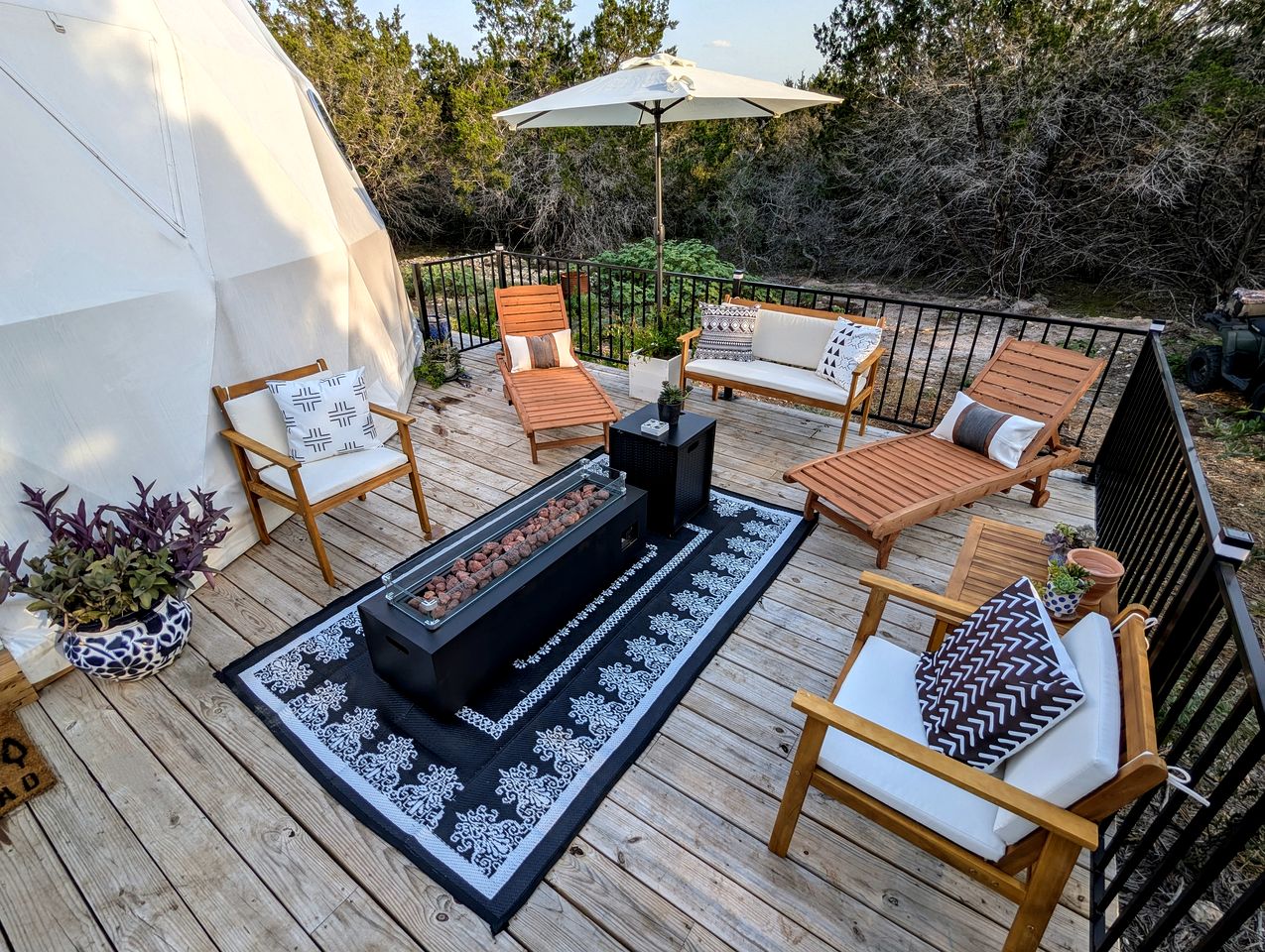 Bucket List Geodome Stay with Big Sky Views, Wildlife Spotting and Cozy Fireplace Lounge in Bertram, Texas