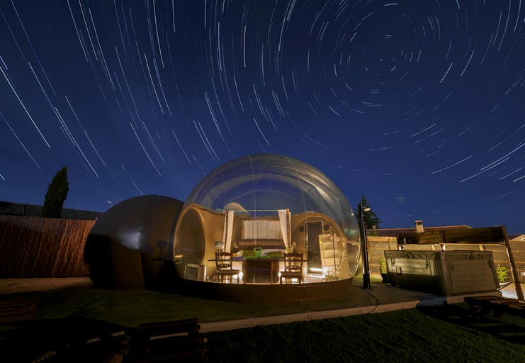 Couples Bubble Retreat with Jacuzzi and Panoramic Star Views in Segovia, Spain