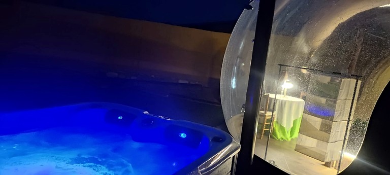 Bubbles (Spain, Muñoveos, Segovia)