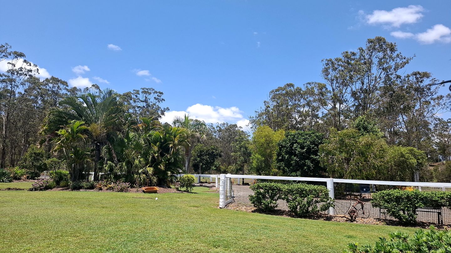 Country Farm Escape with Petting Animals, Playground & Pool in Queensland, Australia