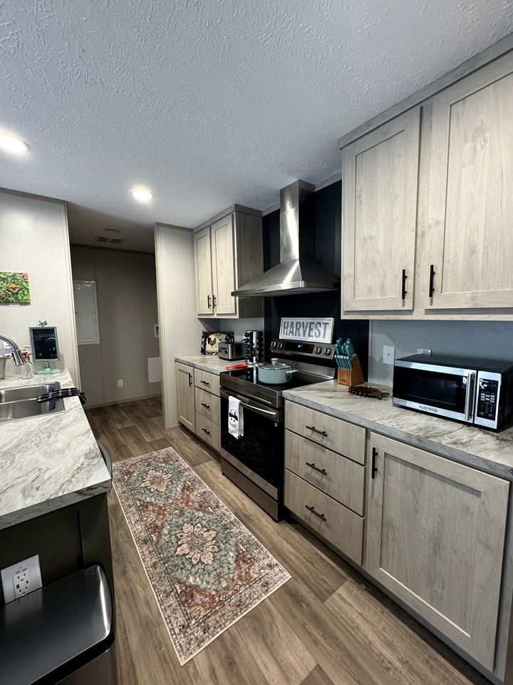 Peaceful Farmstead Cottage with Creekside Views Near Iron Station, North Carolina