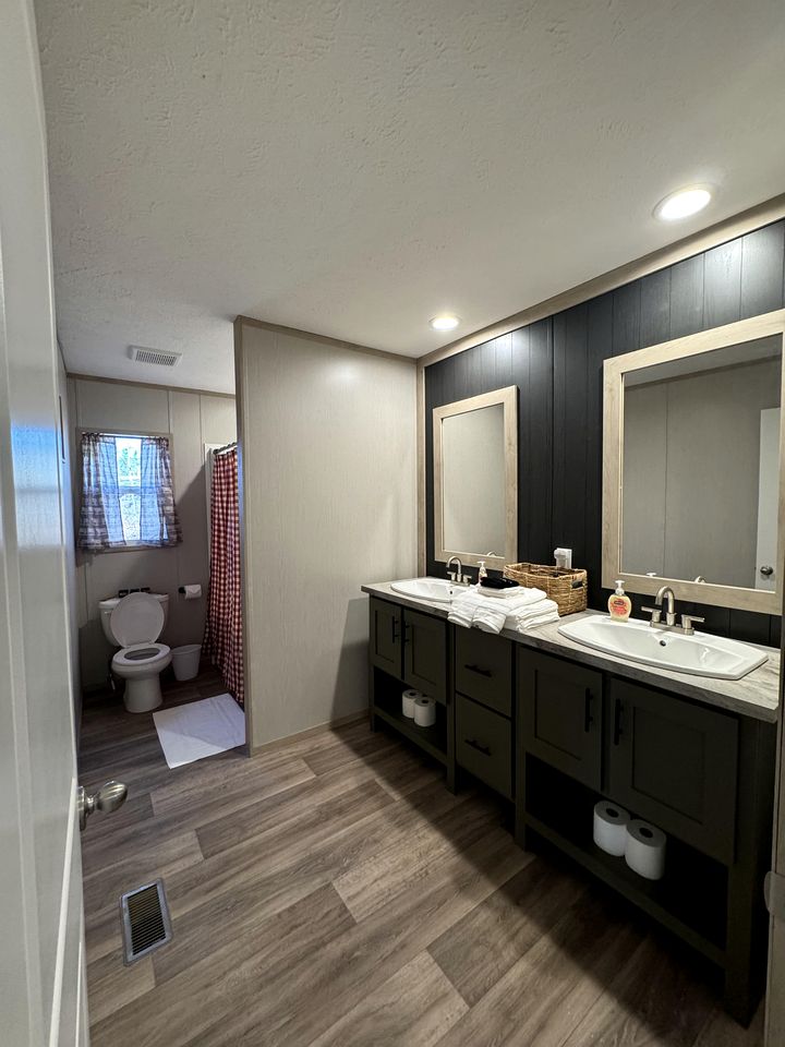 Peaceful Farmstead Cottage with Creekside Views Near Iron Station, North Carolina