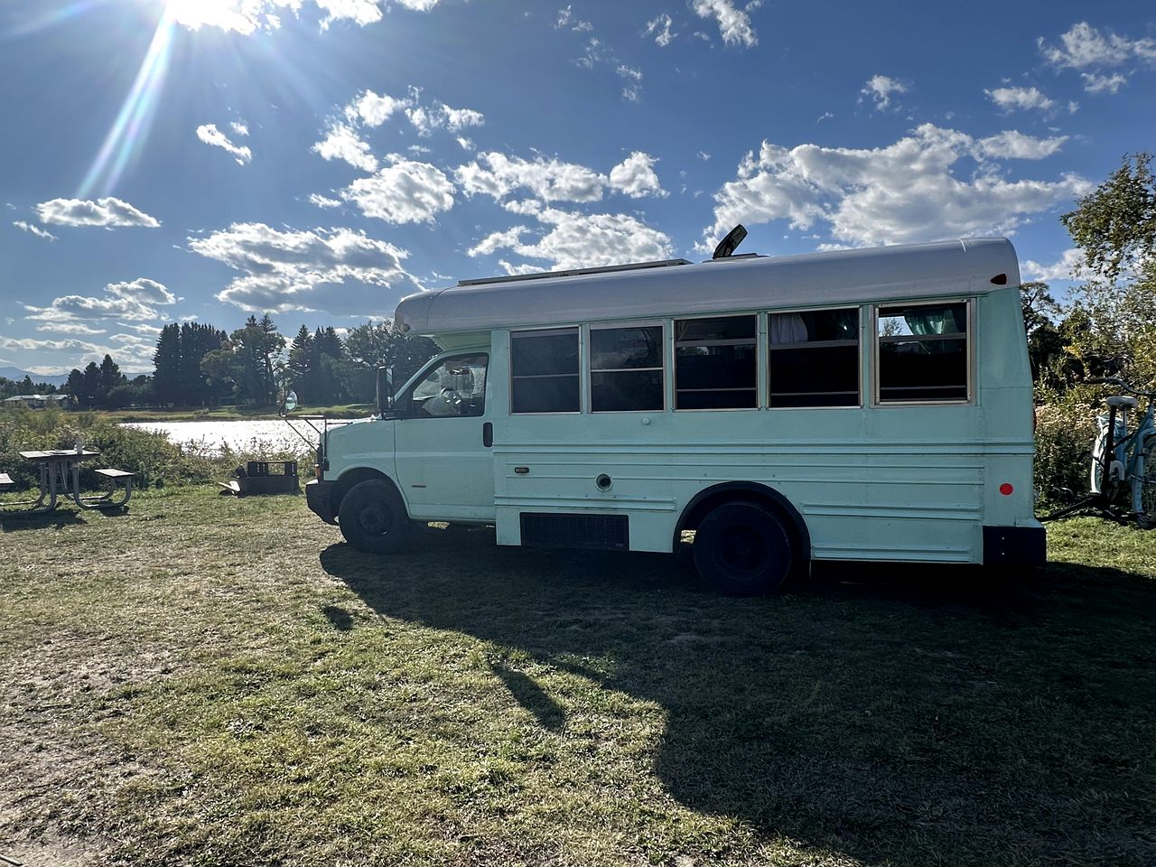 Coastal Style Bus Farm Retreat with Pond Dock and Peaceful Nature Views in Stillwater, Pennsylvania