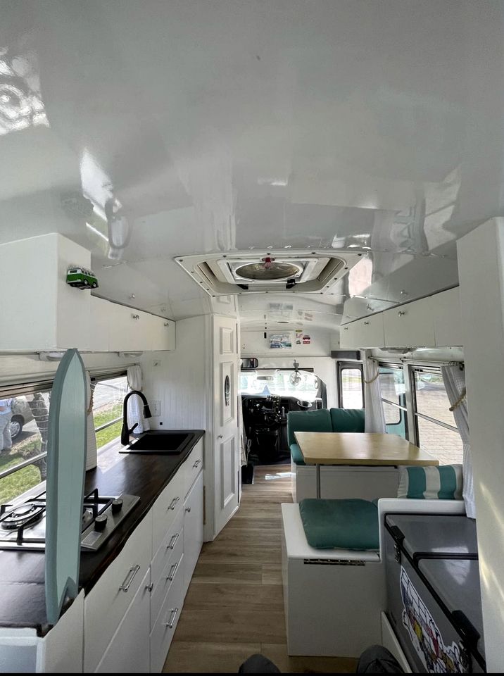 Coastal Style Bus Farm Retreat with Pond Dock and Peaceful Nature Views in Stillwater, Pennsylvania