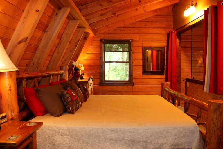 Cabins (United States of America, Clyde, North Carolina)