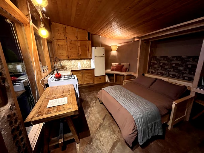 Caves (United States of America, Tres Piedras, New Mexico)