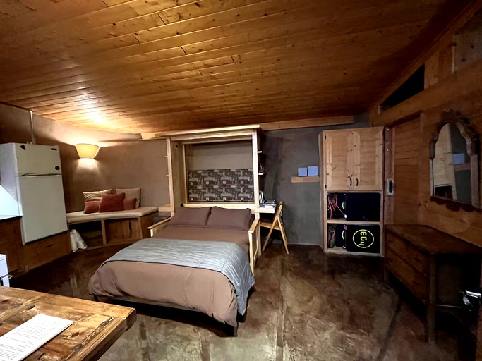 Caves (United States of America, Tres Piedras, New Mexico)