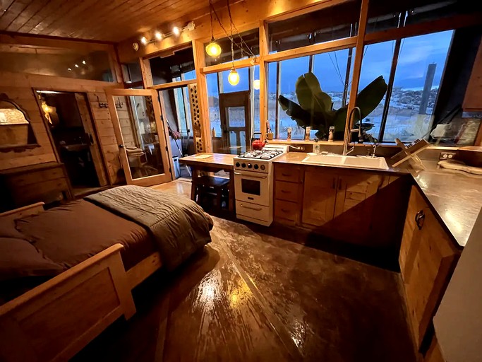 Caves (United States of America, Tres Piedras, New Mexico)