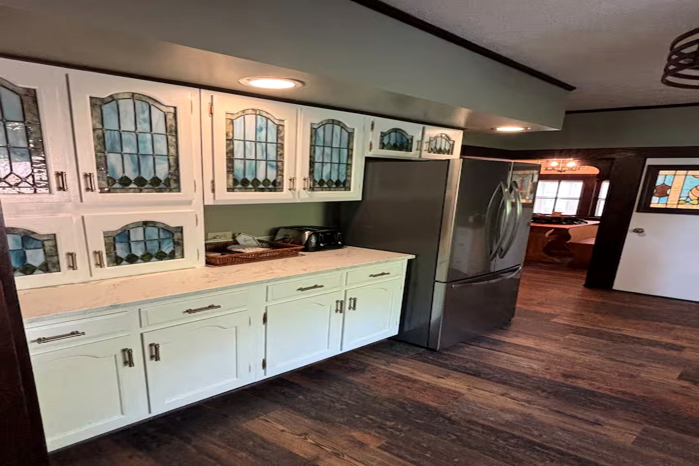 Classic Lakeside Estate Stay with Cozy Living Spaces & Outdoor Adventures in Kuttawa, Kentucky